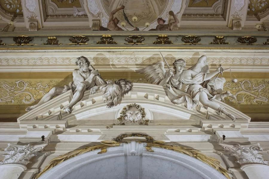 Allegoria della Giustizia e della Fortezza - - Villa Pisani, Stra, Venezia
